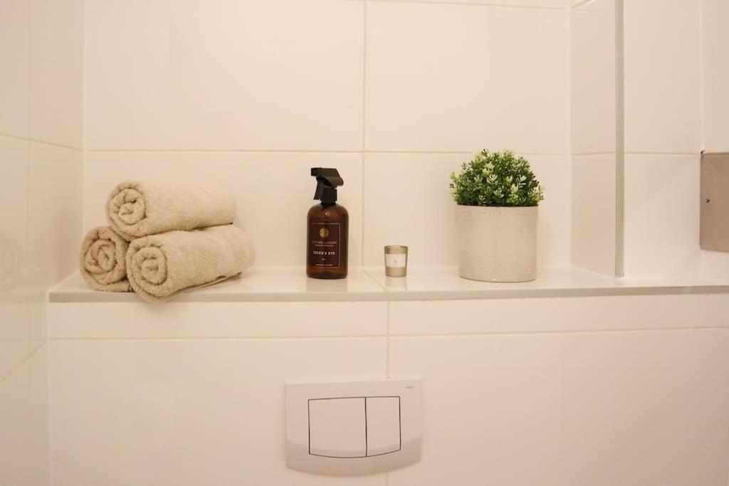 Charming, Modern & Spacious Apartment Wien Eksteriør billede