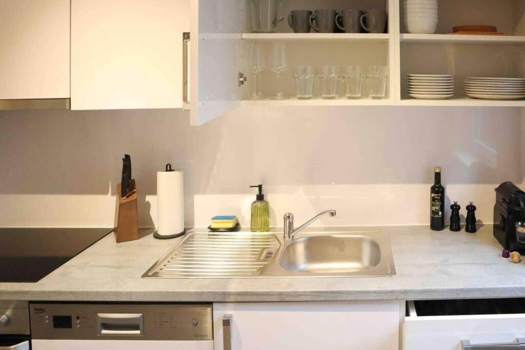 Charming, Modern & Spacious Apartment Wien Eksteriør billede